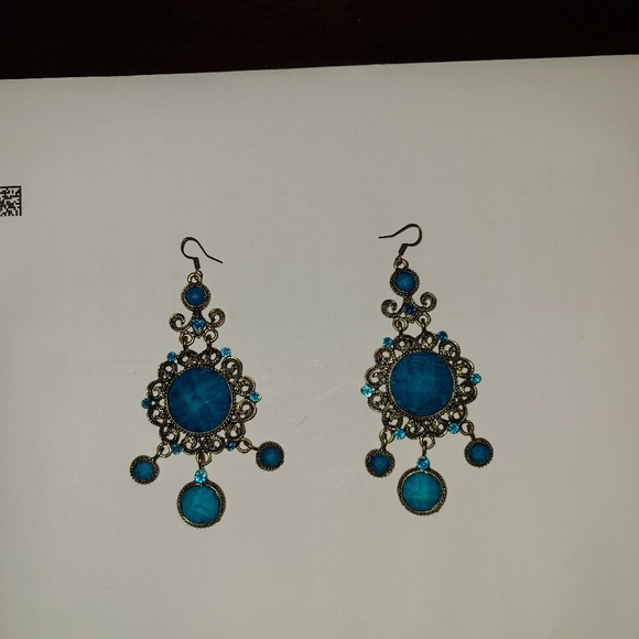 Earrings - Picture 2 of 7